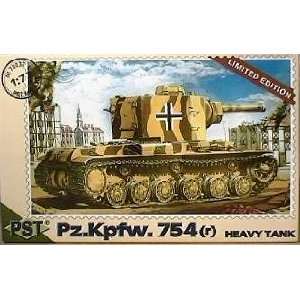    PzKpfw 754(r) German Heavy Tank 1 72 PST Models Toys & Games