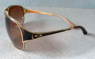 Oakley cover story gold vr50 brown #4042 01  