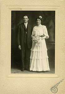 NICE WEDDING PHOTO BY BILLINGS, RACINE WISCONSIN  