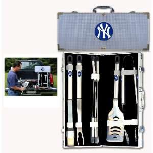 New York Yankees 8pc. BBQ Set w/Case