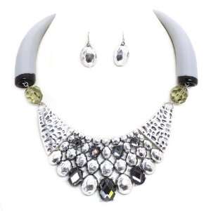 Fashion Textured Necklace Set; 18L; Grey And Black Tusk Shaped Chain 