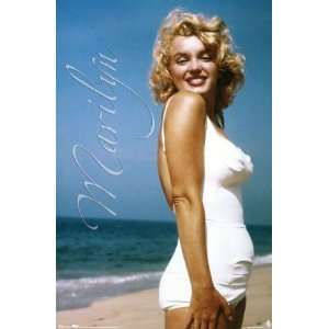 Marilyn Monroe Beach Poster P9263