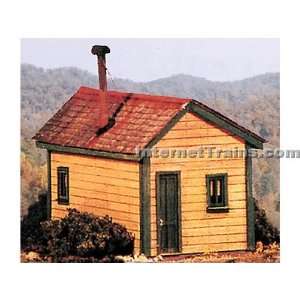  BTS HO Scale Cleggs Cabin Kit Toys & Games
