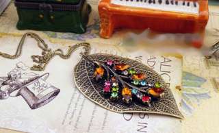   Vintage Style Two Leaf with Crystal Necklace A43   