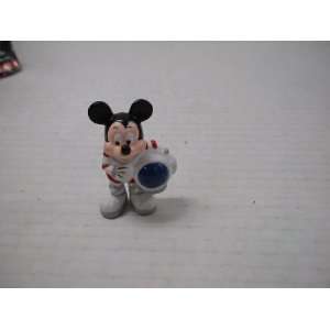  Disney Mickey Mouse Astronaut Pvc Figure 