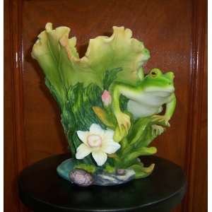  Frogs and Flower Decorative Vase    10