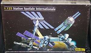 SPACE  International Space Station  Model Kit (DJ)  