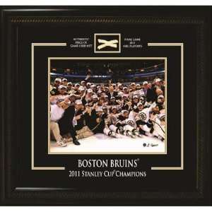  Bruins Team Unsigned 8 x 10 Piece of Net 2011 Stanley Cup Finals 