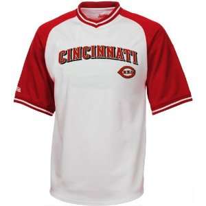  Stitches Cincinnati Reds Youth Mesh Pullover V neck Jersey 