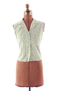 Great little late 1950s early 1960s light cotton shirt. Sleeveless 