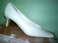 EASY STREET Womens Bone Tan Slip On Dress Shoes Heels Pumps 8W 8 W 