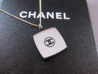Auth CHANEL 08A Large Mirror Powder Gold Long Necklace  