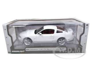 Brand new 118 scale diecast 2010 Ford Mustang GT Coupe Performance 