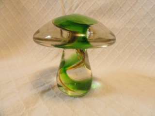 Vintage Handcrafted Glass Mushroom Green Swirl Retro Art Decor  