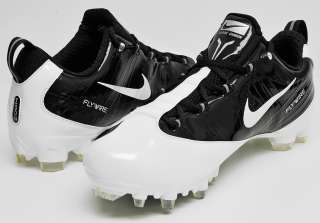   Carbon Fiber Fly TD Mens Football Cleats, Black & White, Low  