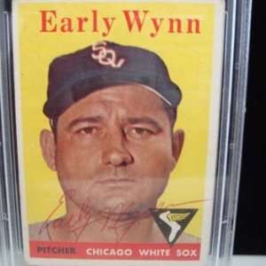 Early Wynn Signed Baseball   1958 TOPPS Card