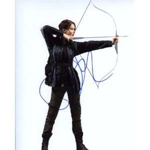 Jennifer Lawrence Aiming Bow & Arrow Hunger Games Katniss Autograph 