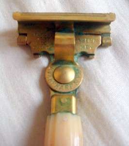 Vintage SCHICK Eversharp Injector Bakelite Safety Razor in Case 1937 